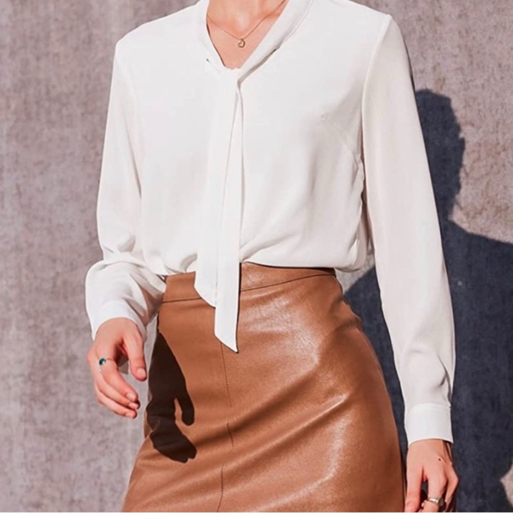Acevog Classic Cream Blouse